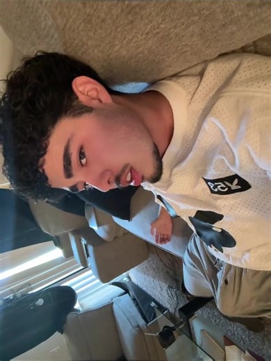 Videos de Argo.scasas (@uzayroxw) con “original sound - Argo.scasas”