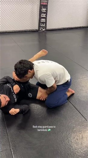 Back step guard pass into berimbolo #bjj #jiujitsu #grappling
