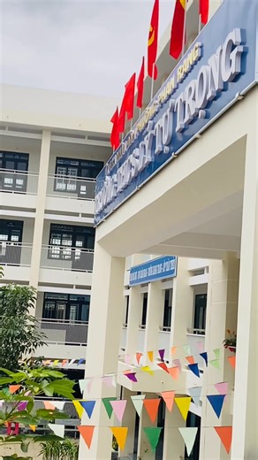 "Một tinh thần minh mẫn chỉ có trong một cơ thể khỏe mạnh" P/s: Tập thể dục giữa giờ của học sinh khối chiều❤️ | Trường THCS Lý Tự Trọng