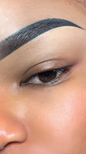 Beginner Makeup Tutorial: Eyebrows and Eyeshadow Tips