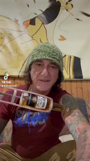 Flee bee 10 (@flee.bee.10)’s videos with original sound - Flee bee 10