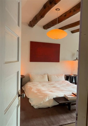 Bedroom Makeover: Picking the Right Bed Frame