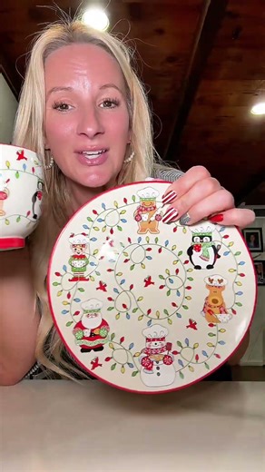 Love temptations bakeware ! They have a Santa’s milk and cookie set! #santascookies