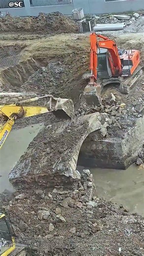 Two Excavators Team Up to Demolish a Massive Concrete Bridge 💥