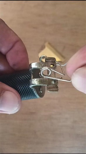 T-shape trimmer spring detach/attach guide 🦮 #hairtrimmer