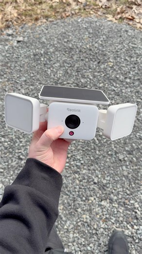 The built-in solar panel is a game chnager 👌🏼 #securitycamera #solarpanel #reolink #amazonfinds