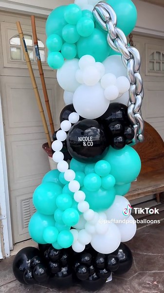 Tiffany & Co inspired free standing balloon garland💍 #fyp #balloons #ballonartist #ballondecoration #balloondecor #globos #artistadeglobos #decoracionconglobos