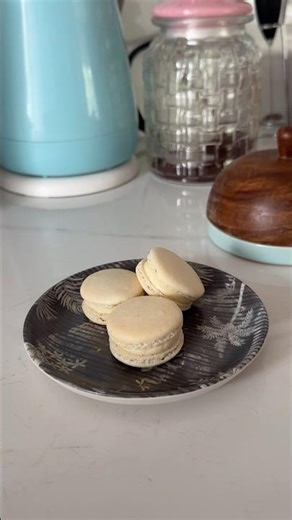French Vanilla Macarons