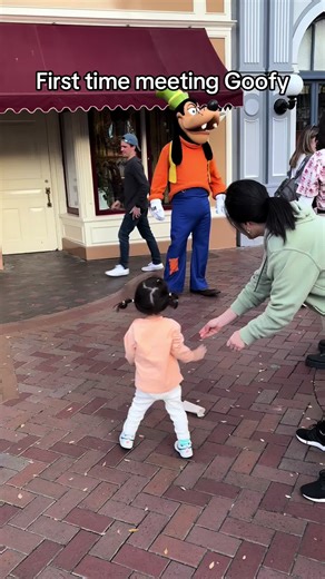 Kayla (@kaylaisatdisney)’s videos with Old Disney Swing Jazz - Nico