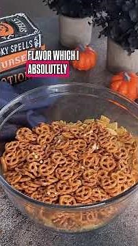 Halloween Snack Mix | Easy Fall Dessert Recipe #easyrecipe #halloweenrecipe #snackmix