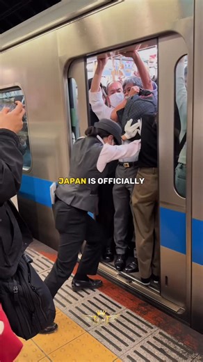 Syed shakir | Motivation | Business on Instagram: "Japan is officially the country of "NO" Here are 7 things you absolutely cannot do there 👇 1. Giving tips is forbidden. Service is already part of the price — tipping can actually offend them. 2. No phone calls on public transport. Silence is respected — even soft talking can be seen as rude. 3. No eating while walking. They believe food should be enjoyed calmly, not rushed on the go. 4. Few trash bins, but no trash. People carry their garbage 