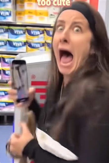 Their reaction was just too cute 😆#viral #sofunny #funnyscare #scared #prank