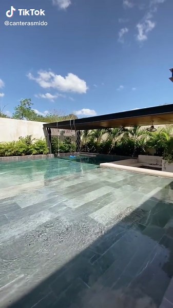 Ideas elegantes para piscinas de mármol y diseño moderno