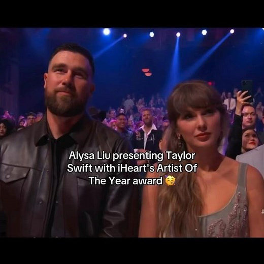 Alysa Liu presenting Taylor Swift with iHeart’s Artist Of The Year Award 🫶