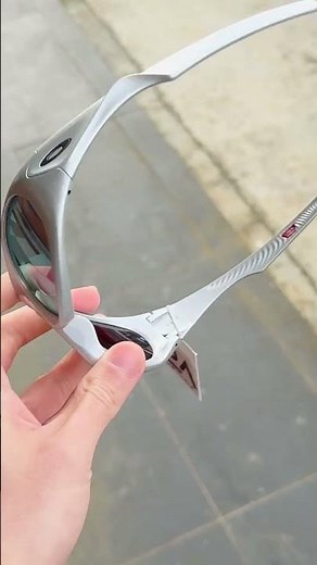Oakley Neoforma X-Silver / Prizm Deep Water Polarized | OO9528-0760