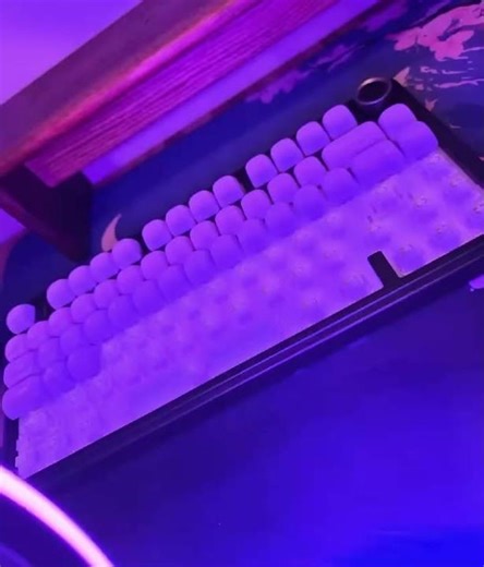 Satisfying / Putting Custom Keycaps On A Keyboard