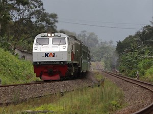 178K views · 1.6K reactions | Kereta papasan di tanjakan Legok  | Java Railfanning | Facebook