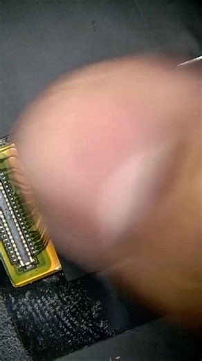 Various types of cable damage do not require patch repairs. The original BlueRui products feature a golden yellow color that does not turn gray over time. They are made from imported materials that possess excellent electrical conductivity and strong adsorption properties; once applied, the substance will not leak or spread to the surrounding areas. When purchasing, make sure to look for the BlueRui brand logo to avoid buying counterfeit or inferior products. Not all products that look the same 