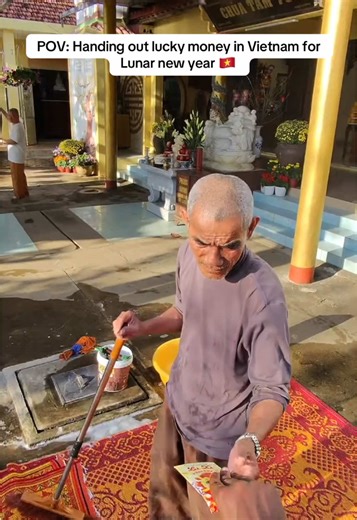 Meaning of Lì Xì: Celebrating Lunar New Year in Vietnam