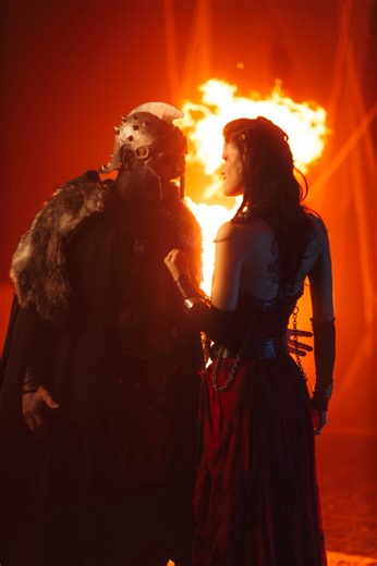 In February and March next year, Pirates & Kings will join forces for an epic adventure throughout Europe. 🏴‍☠️ 👑 To make the memory of this adventure last forever, a hymn needed to be written. Its chorus will be sung for the years to come. Its melodies will resonate in your mind. 🎶 Rebels and warriors shall stand and unite - together. Enjoy “Pirates & Kings”! …and if you don’t want to miss this song performed live, before your eyes, grab your tickets for the “Pirates & Kings Tour” now!!! #vi