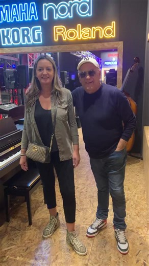 Serata Musicale di divertimento con Gigione Sabato 23 Dicembre ore 21:00 presso “Il Ristorante Pizzeria La Gare” in Via Plinio,129 Pompei-(NAPOLI).per info e prenotazioni: 3890939842 | Gigione