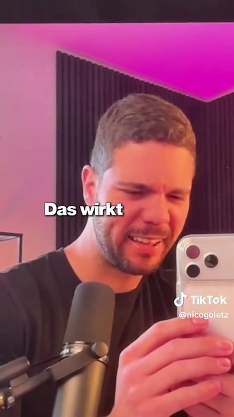 Häää? Kommentiere OCC und du bekommst meine Vorlagen für die 5 bewährtesten Formate, die aktuell auf Social Media funktionieren, damit kannst du direkt mit dem Aufnehmen starten. Mit OCC kannst du: 🎥 Dein iPhone als Webcam nutzen 🎥 Deine Osmo Pocket 3 einbinden 🎥 Eine externe Kamera verbinden 🎥 Shortform & Longform gleichzeitig aufnehmen 🎨 Videos direkt intern colorgraden 🎤 Ein hochwertiges Mikrofon nutzen (für überragenden Sound) Sichere dir jetzt meine Vorlagen mein komplettes OCC-System