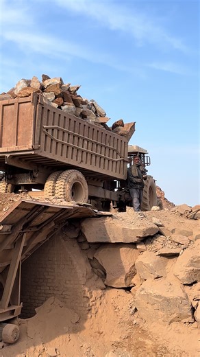 Rock Crushing Challenges: Overcoming a Crusher Jam