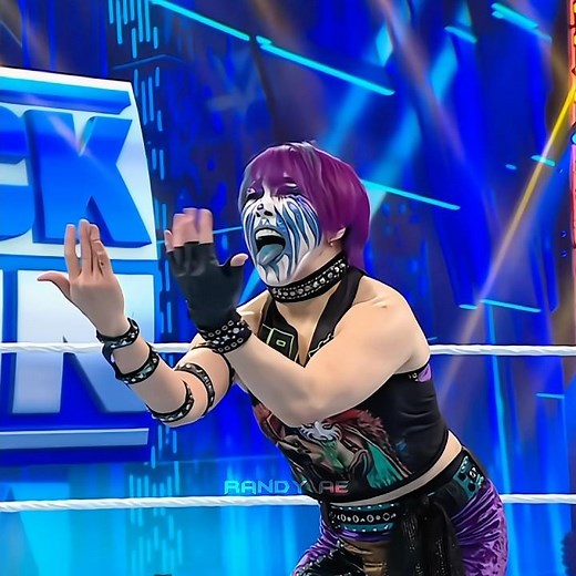 Asuka Cheats Bianca Belair 😱🔥 Deadly Mist Attack Shocks WWE Universe #wwe #asuka #attack #bianca