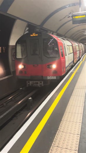 London Underground Northern Line 1995 stock train approaches Camden Town to head for High Barnet