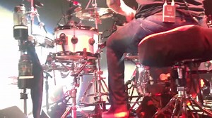 Need a Monday pick me up? #FeedTheMachineTour | Nickelback