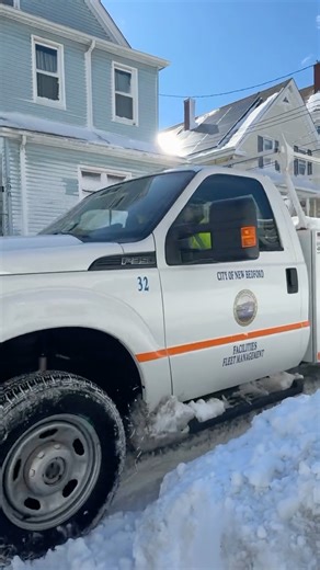 These New Bedford residents weren't happy as a City plow drive drove past with his plow up. "How ridiculous is this city plow drives up the street and doesn’t even put their plow down pathetic!!! Why drive on a side street if you’re not going to plow!!! We pay city taxes for what to have these guys drive and get payed to do sh*t!!!" - Lisa Soares | New Bedford Guide