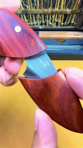 wow#sawblade #edc #handcraftedblade #blade #wood #beautifultools #woodworking #tools #handmade