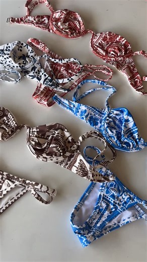 Mademoiselle Beach👙 on Instagram: "Ainda temos mais opções em estampas, hein!😮‍💨 R$85,00 P ao G Várias cores e estampas Enviamos para todo o Brasil #biquíniaro #biquinibrasileiro #biquinimeiataça #biquinifita #marketing"