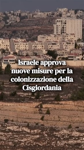L'Indipendente on Instagram: "Sono state approvate dal gabinetto di sicurezza israeliano nuove misure volte ad ampliare il controllo di Tel Aviv in Cisgiordania e che accelerano il tentativo di annessione e colonizzazione del territorio da parte di Israele. Mentre Netanyahu si appresta a volare negli Stati Uniti per l’ennesimo incontro con Trump, i ministri di estrema destra Israel Katz e Bezalel Smotrich hanno annunciato un pacchetto di decisioni che minano il Protocollo di Oslo e il Protocollo