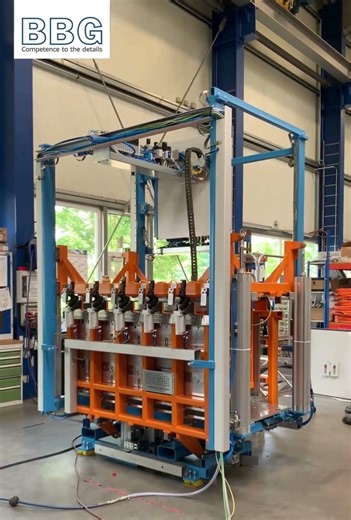 PUR Foaming Station with Tilting Support Mold - Insulated Cold Chain Boxes