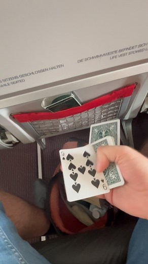 One handed DL Explained tomorrow in my Patreon Link in Instagram bio 🍏 #magic #markobi #fun #art #show | Markobi