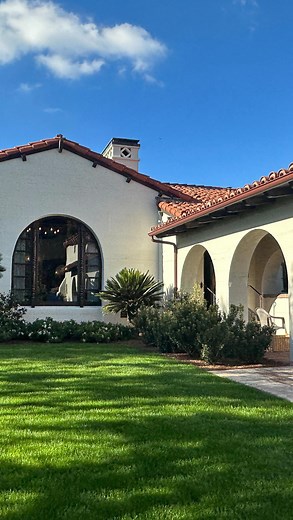 Brett Waterman on Instagram: "Part 3, the continuation of the “brief tour” of the Utt house in Lemon Heights, California. This Spanish Colonial home is an incredible example of old California, and it’s open to the public for one day as part of the Jack and Jill Home tour on Friday, November 17th to raise funds for the Children’s Hospital of Orange County, also known as CHOC. @darcigoodmandesign @chocchildrens @magnolianetwork @wbd #orangecounty #hometour #preservation"