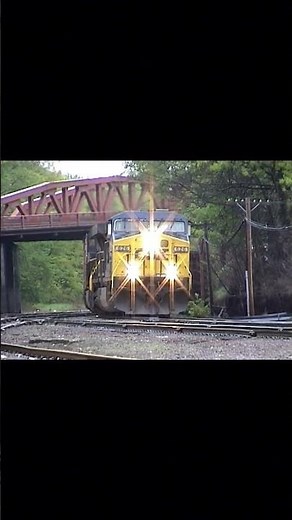 Guilford Rail System train POSE with CSX 626 leading Ayer MA May 2003