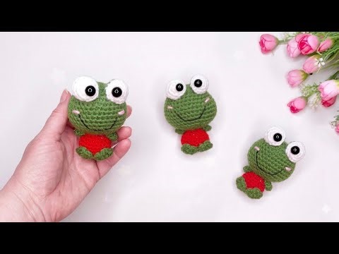 🐸 Cute crochet frog keychain with your own hands 🐸 #crochet #amigurumicrochet