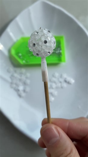 Creating Beautiful Point-Diamond Flower Beads