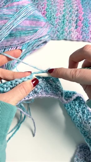 I truly can’t get enough of this yarn 😍 Caron Blossom Cakes worked up beautifully for our Easy Ribbed Scarf (pattern on the blog), and now I’m experimenting with it again using the Suzette stitch for a new project. After testing a few hook sizes, I’m loving how it looks with a 7–8 mm. Soft, drapey, and so satisfying to stitch. 🧶 #crochet #yarn #caroncakes #ohmeohmycrochet | Oh Me Oh My Crochet