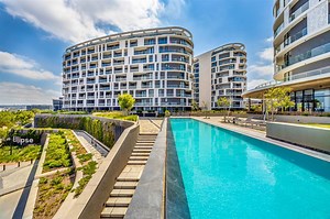 R 3 900 000 | 2 Bedroom Apartment in Waterfall Estate | Private Property