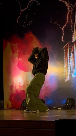 YASH GARG on Instagram: "45 sec of my performance at Legit World ✨ Judge: @kartikraja_1309 sir❤️ 📸: @muskan_rwt 🫶 📍: @udwindia #kukkad #yashgarg #foryou #explore"