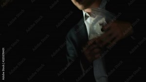 Dealer sells large batch of heroin to client, drug trafficking, illegal business