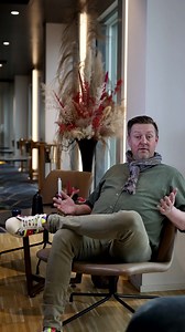 28K views · 31 reactions | Luftig koldskål med kaffe af Jesper Koch: en forfriskende sommerklassiker med et twist ☀️☕ Opdag en lækker kombination med en sommerens helt store klassikere, koldskål. Vores ambassadør, @Jesper_Koch har lavet en kaffe-koldskål, og vi er helt vilde med den! Oplev den med vores Tales of Italy Napoli, som med dens dybe og intense noter tilføjer en frisk syre! Perfekt til en varm sommerdag! | Lavazza | Facebook