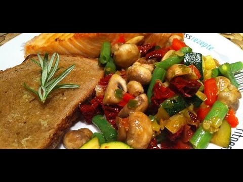 Die gesunde Gemüsepfanne mit Lachs - leckeres Fitness Rezept