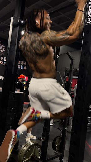 192K views · 9.4K reactions | “Whatever it takes, do it. The sacrifices you make now will pay off later.” #pullups #backworkout #fyp #foryou #customfittr #trending #viral #reels #gymmotivation #fitnessmotivation | Tyran Rogers | Facebook
