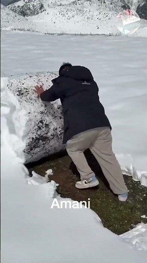 Snowballing process for outdoor sports on a snowy day#tools #shorts