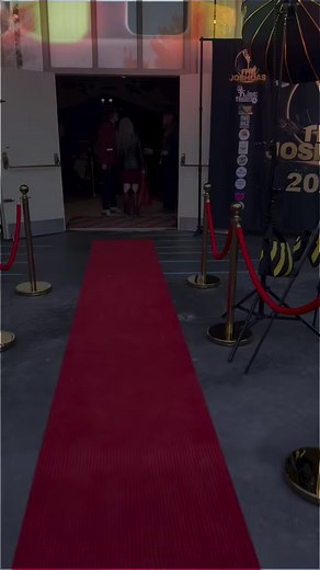 “Oblique Strategies” is a concept developed by Brian Eno and Peter Schmidt. Made to inspire artists to break creative blocks by encouraging lateral thinking. The randomization of experimental approaches can be fun. ⚠️ Warning these concepts are for works of art, not necessarily safe or productive life advice #explore #newideas #obliquestrategies | Louise Goffin