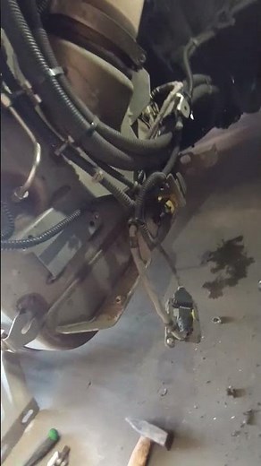 Mercedes-Benz Actros MP4 Nox sensor downstream replace #actros #nox #sensor #mechanic #truckmechanic